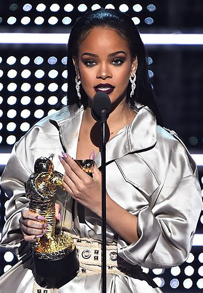 4_-_Rihanna_-_MTV_VMA_Awards_2016_YEPREM